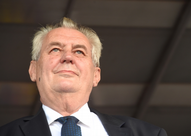 Miloš Zeman vyzývá k zabránění islamizaci. Miloš Zeman vyzývá k zabránění islamizaci.