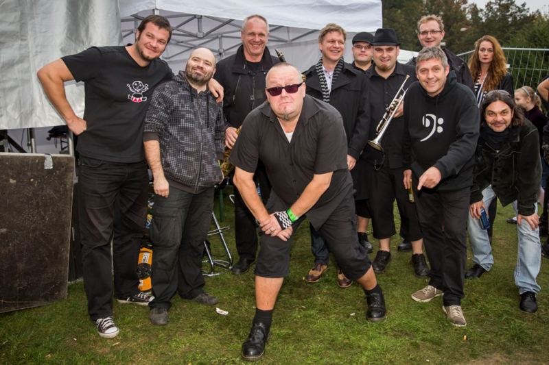 Kapela Sto zvířat na loňském festivalu Mezi Ploty.