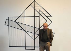 Autor používá také geometrické formy.