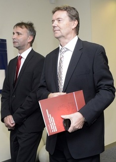 Roman Berbr (s deskami).