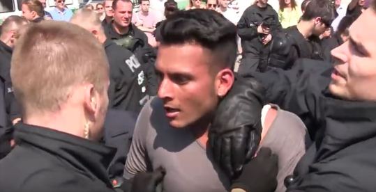Potyčka mezi migranty a polici v Braniborsku.
