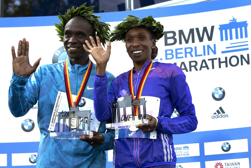 Kipchoge a Cheronová.