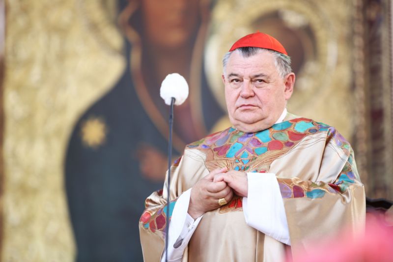 Kardinál Duka. Kardinál Duka.