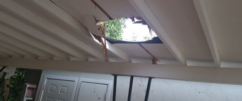 Balík s marihuanou nejspíše vypadl z letadla pašeráků.