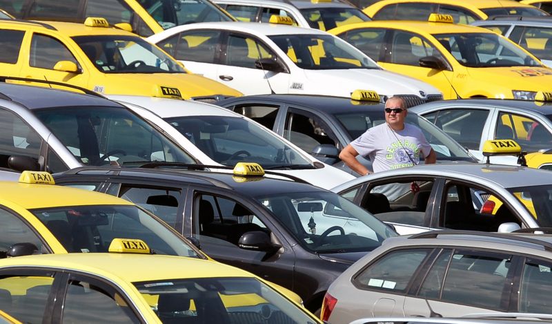 Protestní jízda taxikářů. Protestní jízda taxikářů.