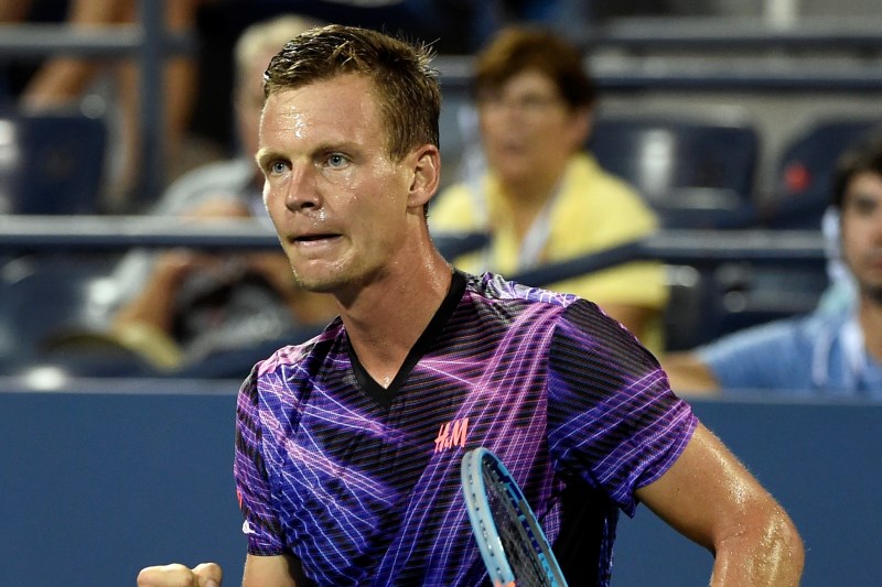 Ve čtvrtfinále turnaje v čínském Šen-čenu se utkají čeští tenisté Tomáš Berdych (na snímku) a Jiří Veselý. 