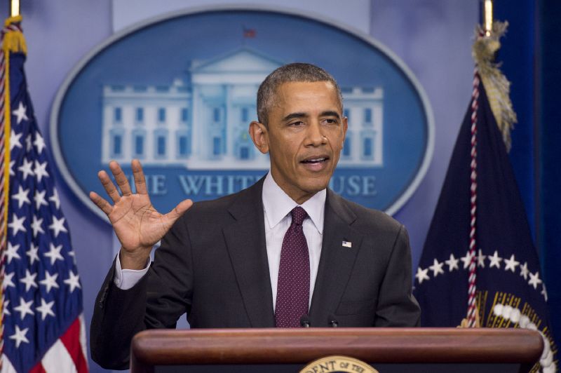 Prezident Obama při na něj neobvyklém emotivním proslovu o potřebě zpřísnění zbraňových zákonů.