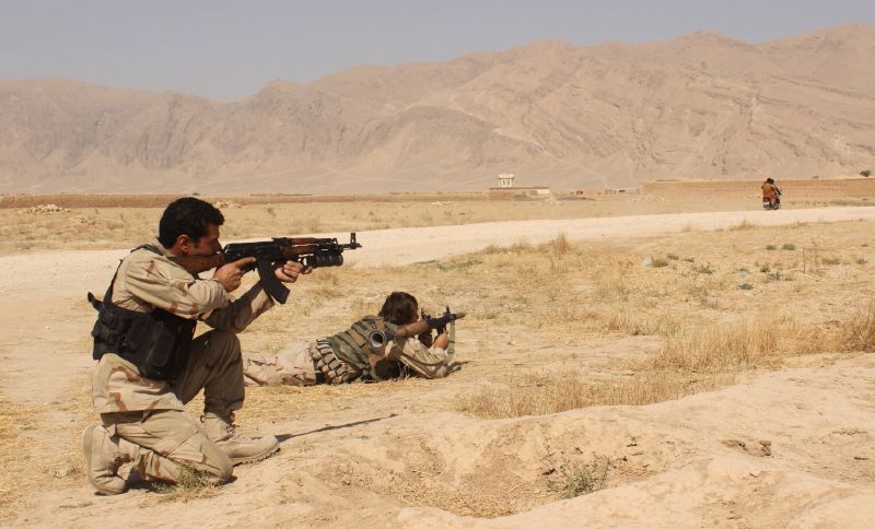 Afghánští vojáci v bojích na severu Kábulu.