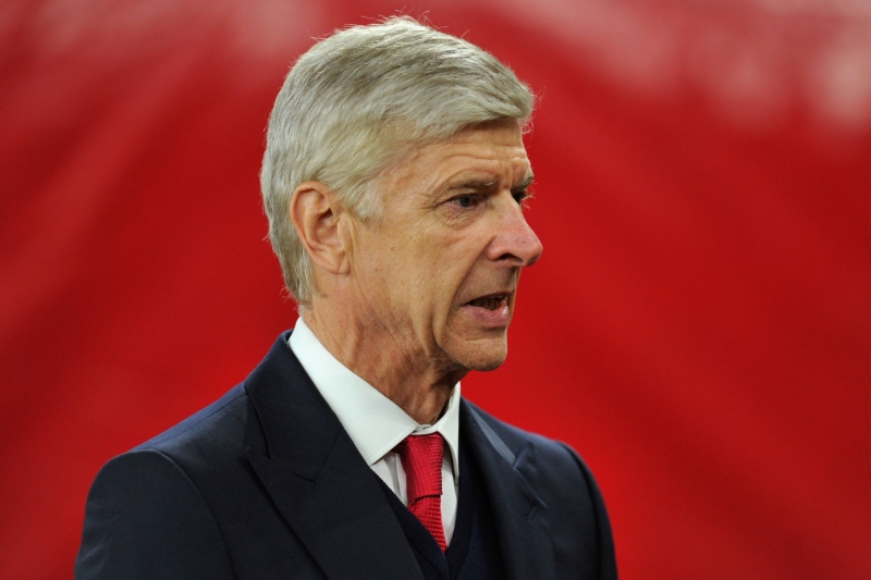 Stejně jako trenér české fotbalové reprezentace Pavel Vrba pohrozil kouč Arsenalu Arséne Wenger, že předčasně odejde z tiskové konference.
