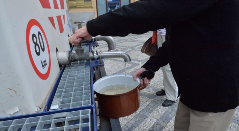 Kontaminovaná voda způsobila v pražských Dejvicích vlnu průjmových onemocnění. Kontaminovaná voda způsobila v pražských Dejvicích vlnu průjmových onemocnění.