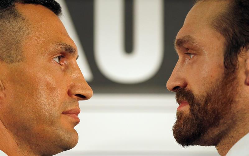 Na sobotu 28. listopadu byl přeložen boxerský souboj ukrajinského šampiona Vladimira Klička s britským vyzyvatelem Tysonem Furym.