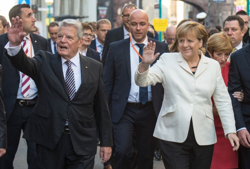 Prezident Joachim Gauck a kancléřka Angela Merkelová. Prezident Joachim Gauck a kancléřka Angela Merkelová.