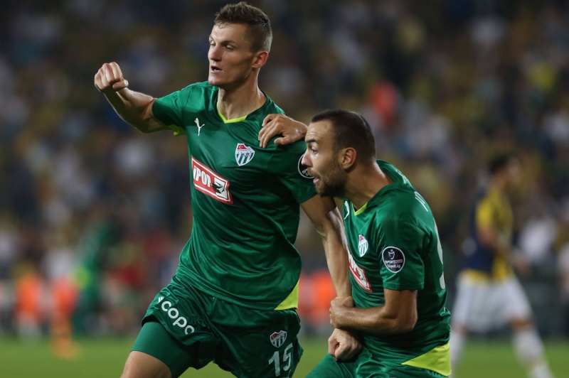 Tomáš Necid (vlevo).