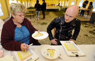 Herec Jan Budař v porotě gurmánské soutěže.