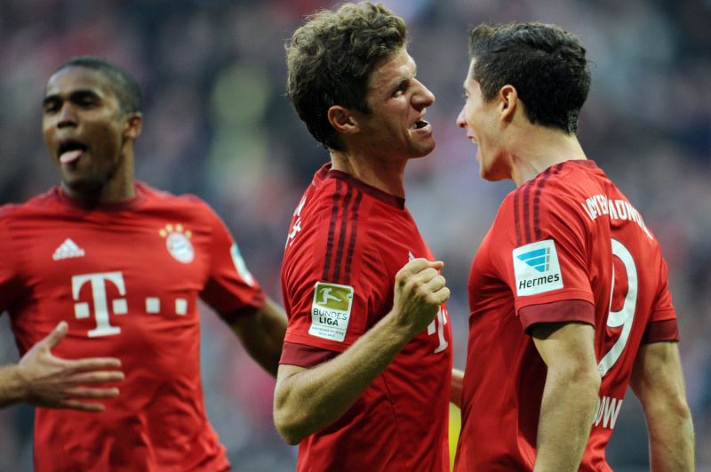 Bayern ve šlágru bundesligy smázl Dortmund.