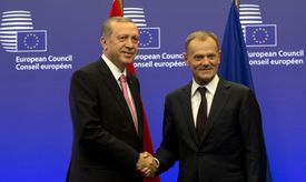 Zleva turecký prezident Recep Tayyip Erdogan a Donald Tusk.