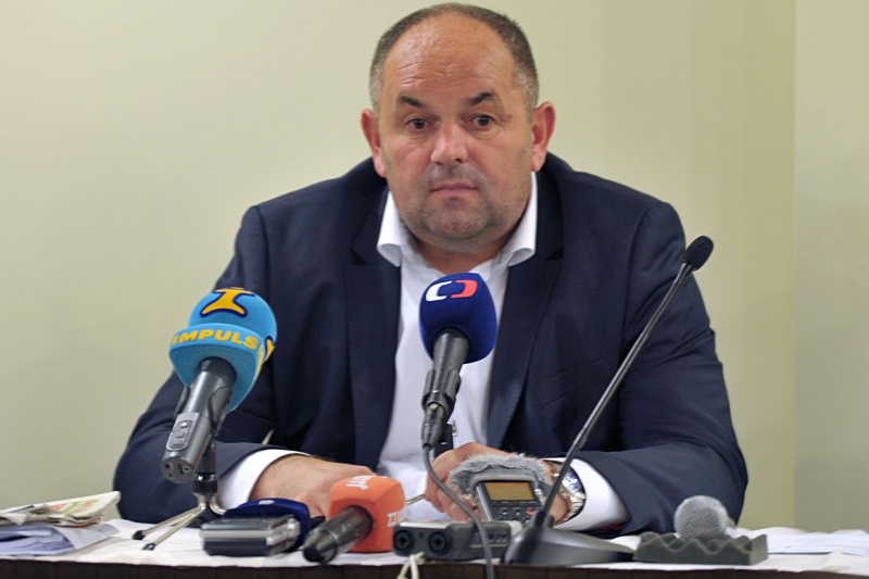 Předseda FAČR Miroslav Pelta. Předseda FAČR Miroslav Pelta.