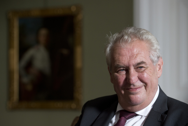 Prezident s úsměvem na rtech. Prezident s úsměvem na rtech.
