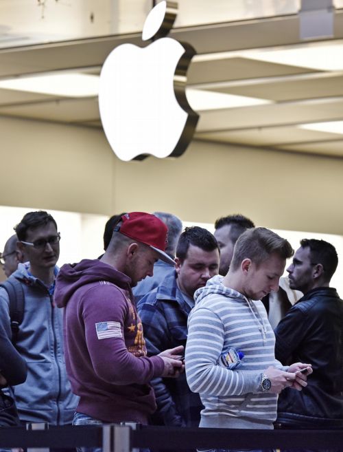 Také v sousedním Německu se nový model iPhonu setkal s velkým zájmem.