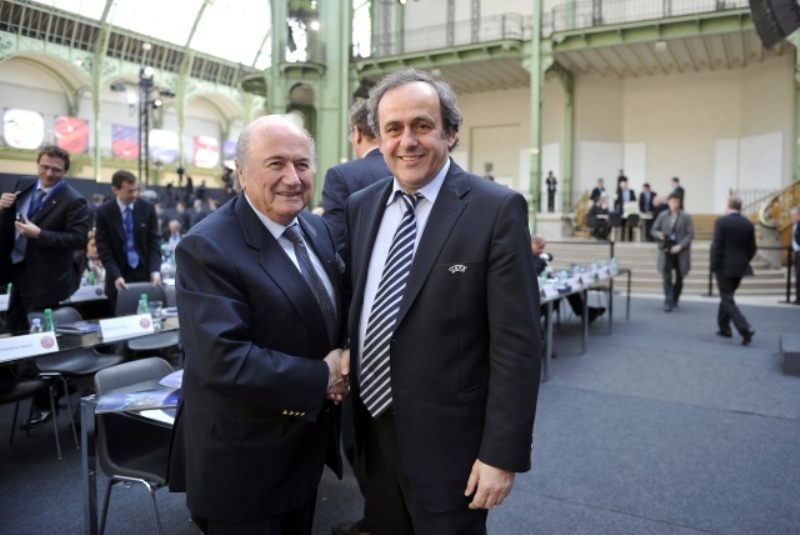 Sepp Bletter a Michel Platini.