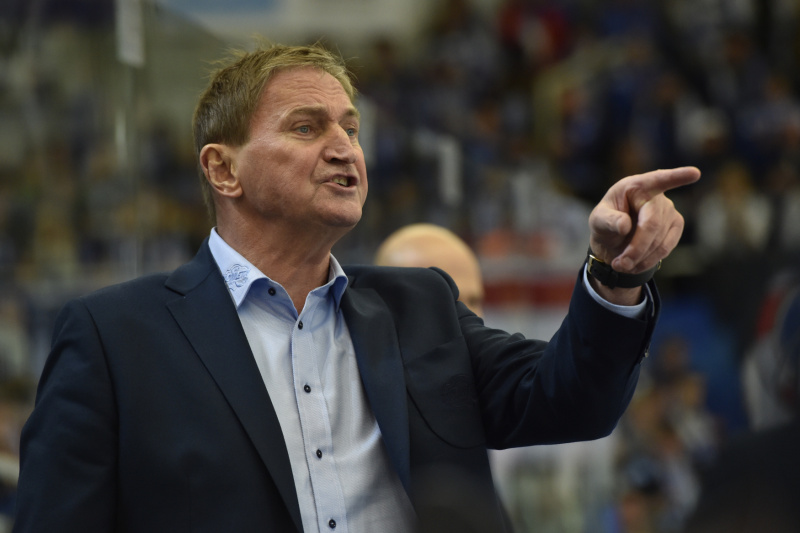 Kouč Komety Brno Alois Hadamczik.