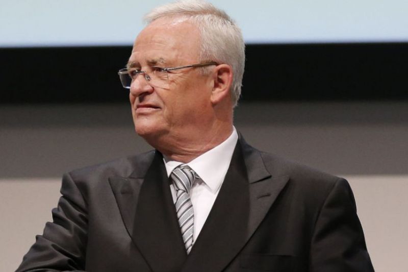 Dlouholetý šéf koncernu VW Martin Winterkorn údajně odstoupí ze všech funkcí. 