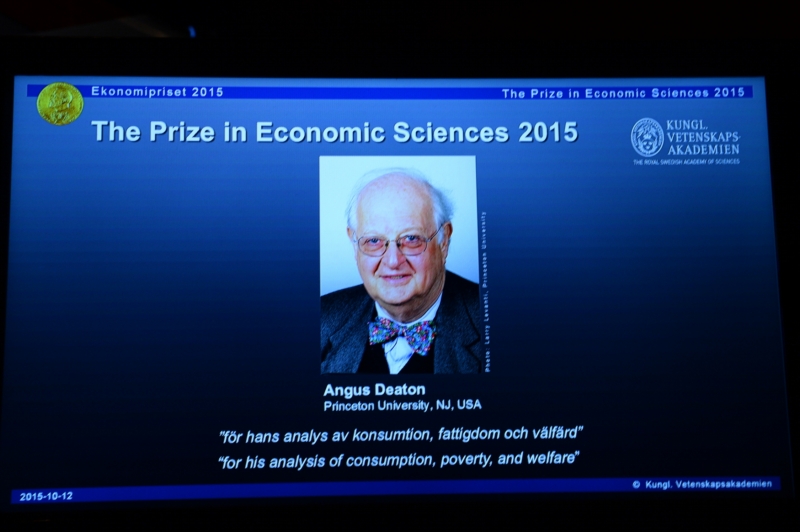 Profesor Angus Deaton.