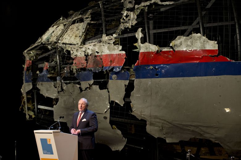 Vrak letadla letu MH17, který z trosek sestavili vyšetřovatelé v Nizozemsku.