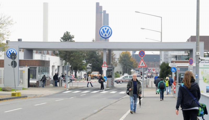 Zaměstnanci automobilky Volkswagen.