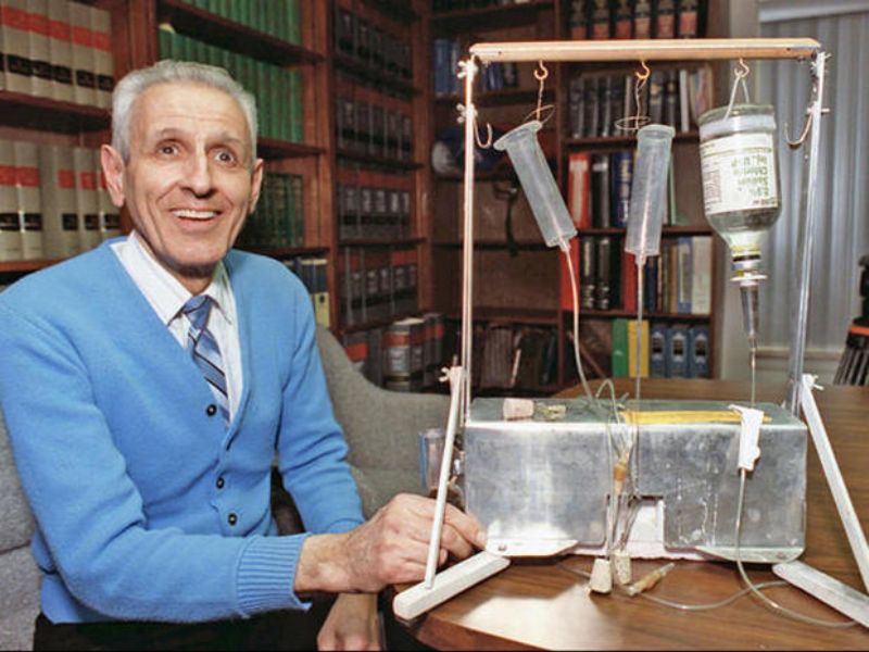 Jack Kevorkian. Jack Kevorkian.