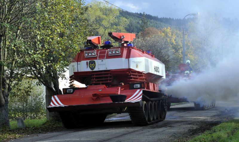 Při výbuchu skladu v loňském roce zasahovaly hasičské tanky. Při výbuchu skladu v loňském roce zasahovaly hasičské tanky.