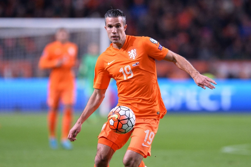 Robin van Persie dal proti Čechům dva góly. Jeden do sítě Petra Čecha, druhý do vlastní branky.