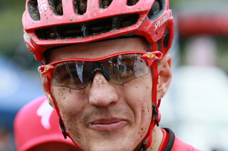 Biker Jaroslav Kulhavý se s koncem této sezony začíná prakticky rovnou pečlivě připravovat na tu nadcházející, která je mimořádná, neboť je sezonou olympijskou. Biker Jaroslav Kulhavý se s koncem této sezony začíná prakticky rovnou pečlivě připravovat na tu nadcházející, která je mimořádná, neboť je sezonou olympijskou.