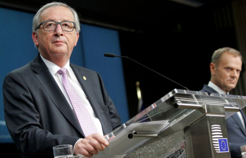 Předseda Evropské komise Jean-Claude Juncker (vlevo) a předseda Evropské rady Donald Tusk.