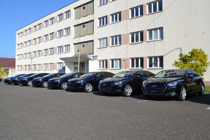 Osm sedanů i40 je určeno k potřebám ministerstva obrany.