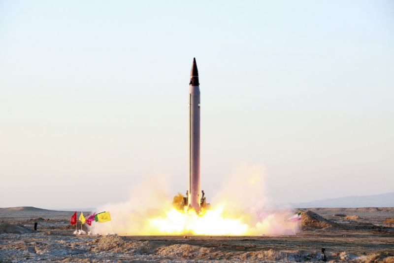 Zkušební odpálení dalekonosné balistické rakety Emad. Írán. Zkušební odpálení dalekonosné balistické rakety Emad. Írán.