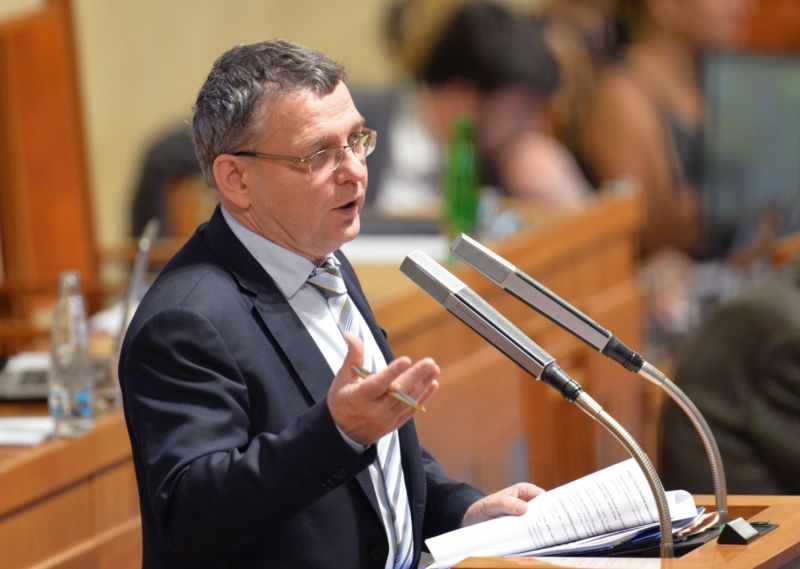 Ministr zahraničí Lubomír Zaorálek. Ministr zahraničí Lubomír Zaorálek.