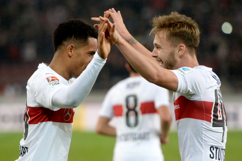Radující se fotbalisté Stuttgartu.