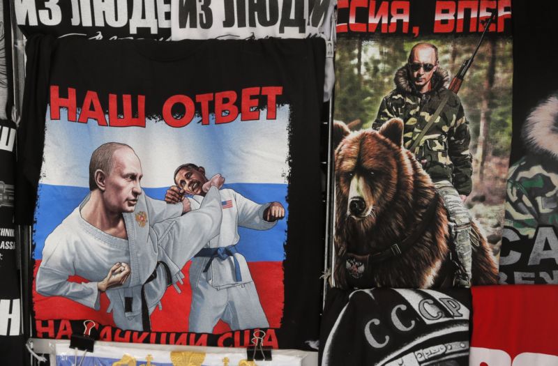 Putin je oblíbeným motivem na suvenýrech z Ruska.