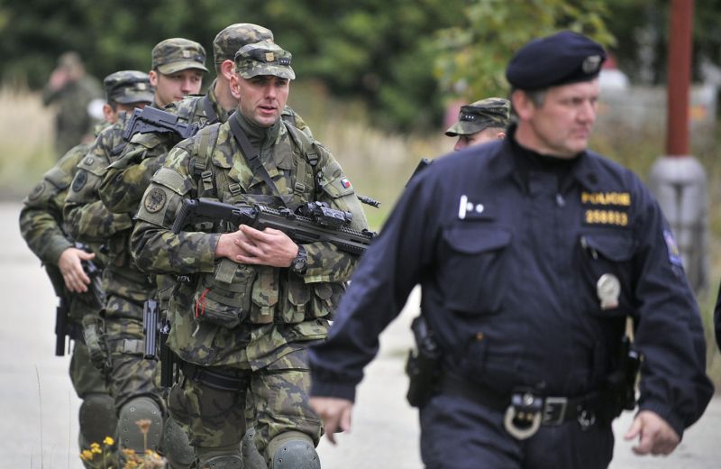 Vojáci Armády České republiky.