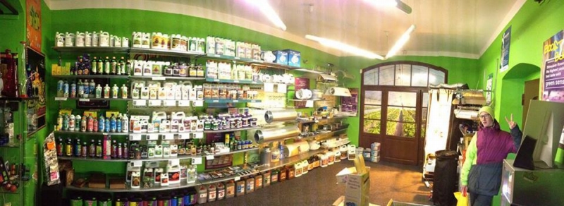 Growshop, obchod s výrobky z marihuany a potřebami k jejímu pěstování. Growshop, obchod s výrobky z marihuany a potřebami k jejímu pěstování.