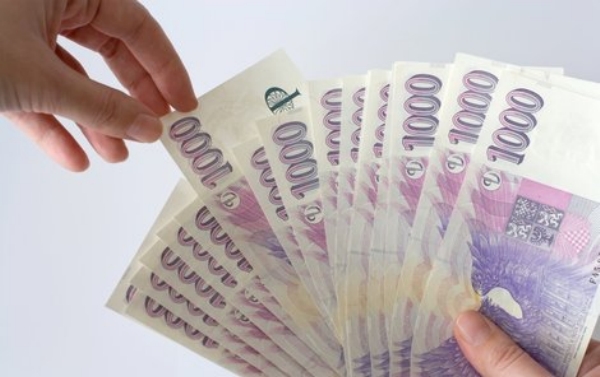 Platy by měly vyrůst hlavně ve skupině státních zástupců. Platy by měly vyrůst hlavně ve skupině státních zástupců.