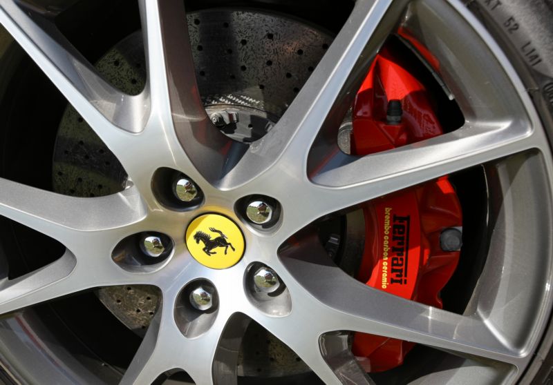 Vyvolávací cena každého automobilu je v přepočtu zhruba 9,5 milionu korun (ilustrační foto). Vyvolávací cena každého automobilu je v přepočtu zhruba 9,5 milionu korun (ilustrační foto).