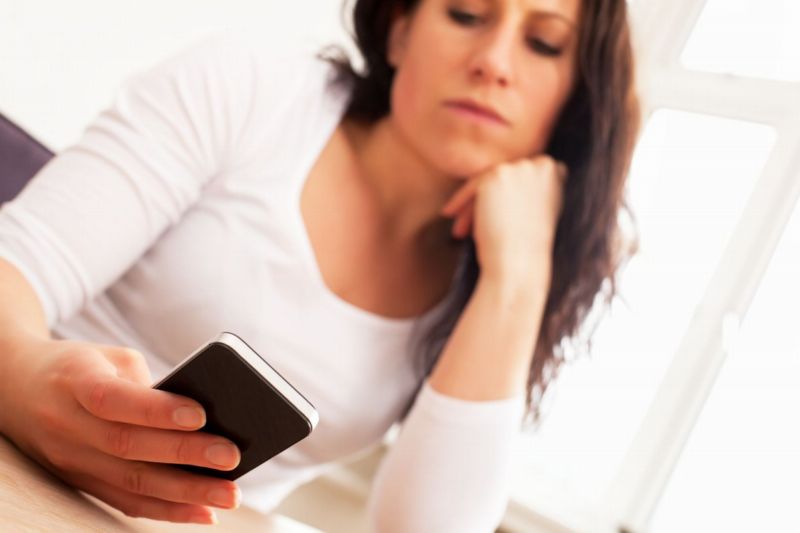 Žena muže kontaktovala přes SMS zprávy nebo telefonicky. Žena muže kontaktovala přes SMS zprávy nebo telefonicky.
