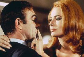 Bondovka s názvem Žiješ jenom dvakrát se Seanem Connerym a Karin Dor.