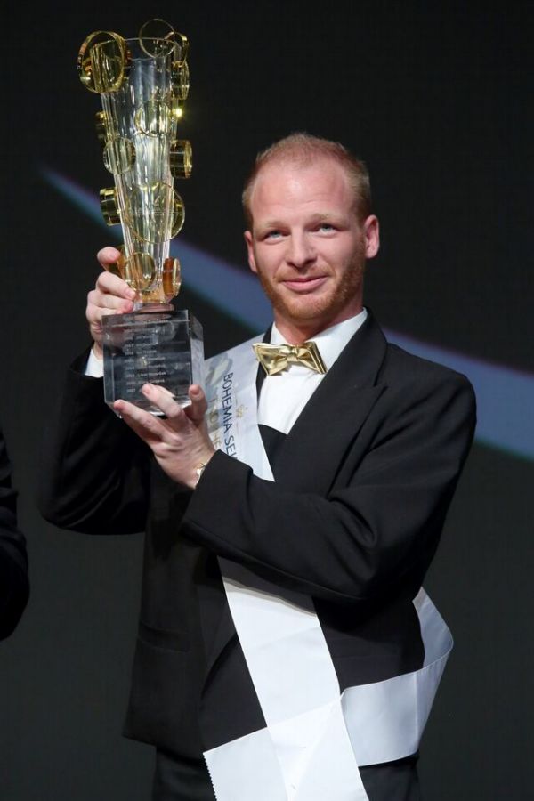 Letošním vítězem prestižní sommeliérské soutěže Bohemia Sekt Tropheé se stal David Král.