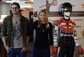 Jonáš Ledecký, Ester Ledecká a nová závodní kombinéza.