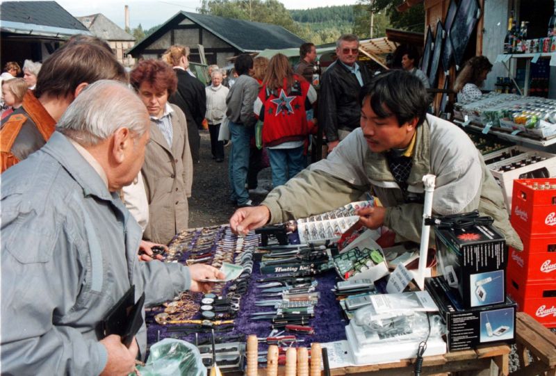 Aby Češi ušetřili, nakupují na vietnamských tržištích.