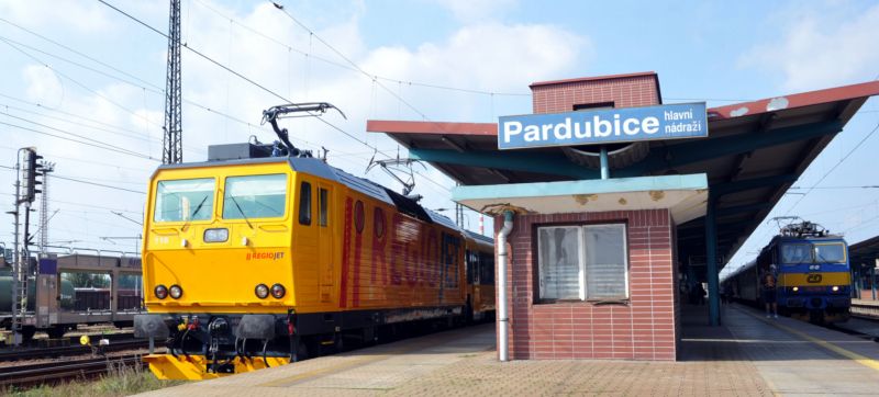Vlakové nádraží v Pardubicích. Vlakové nádraží v Pardubicích.