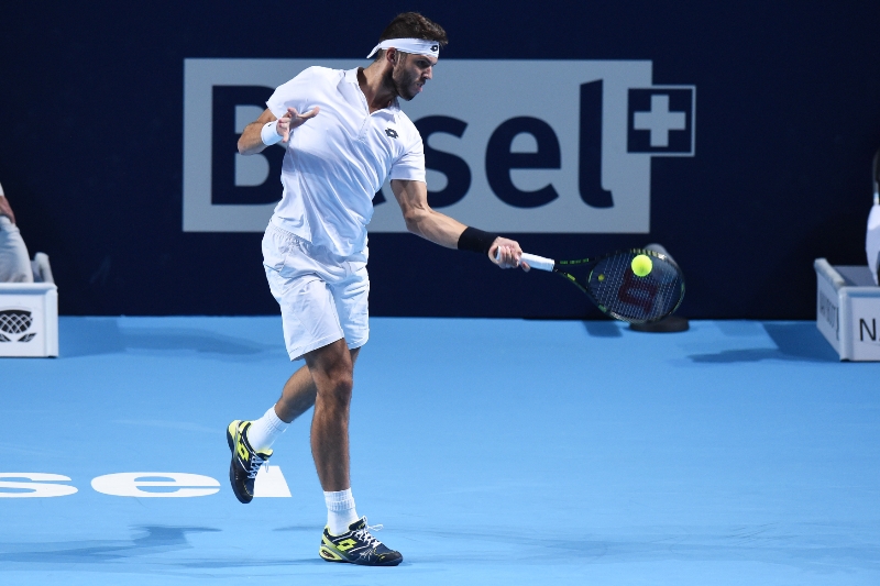 Tenista Jiří Veselý skončil na turnaji série Masters v Paříži stejně jako minulý týden v Basileji hned v úvodním kole. Tenista Jiří Veselý skončil na turnaji série Masters v Paříži stejně jako minulý týden v Basileji hned v úvodním kole.